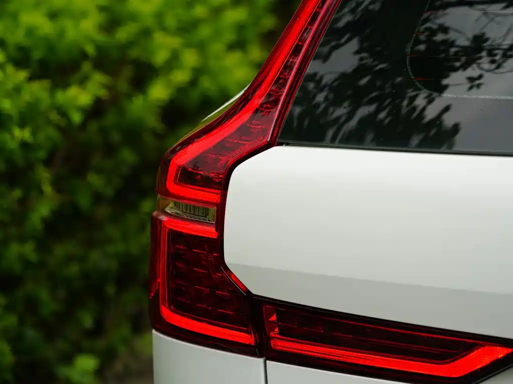 Volvo XC60 2020 — фото 10