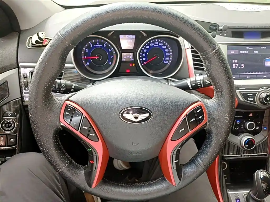 Hyundai Elantra Langdong 2016 — фото 11