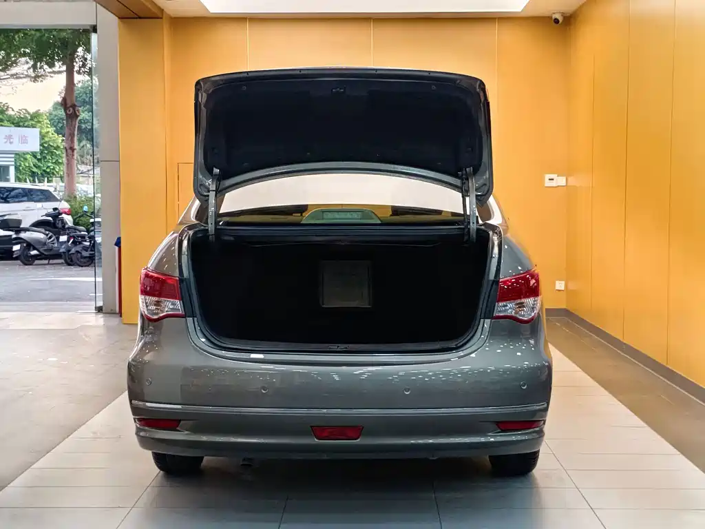 Nissan Sylphy 2015 — фото 26