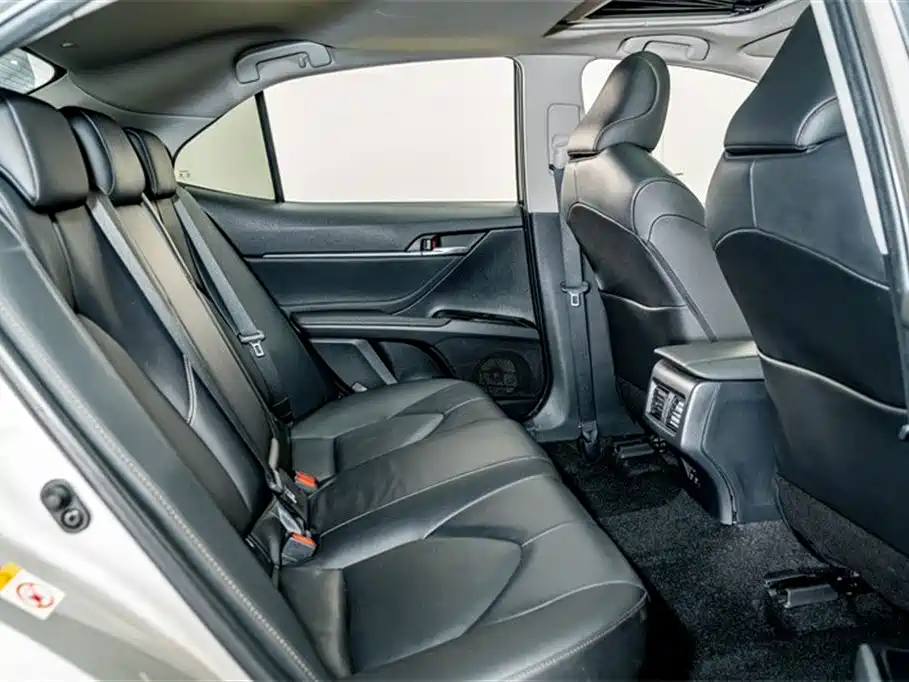 Toyota Camry 2018 — фото 22