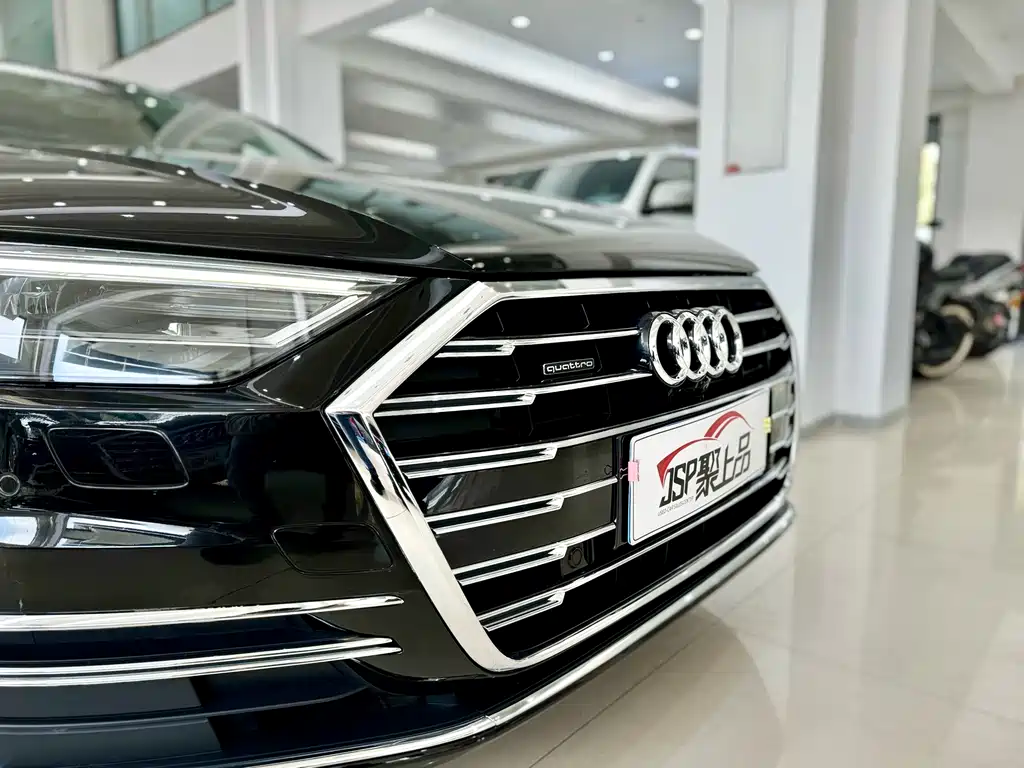 Audi A8 2019 — фото 4