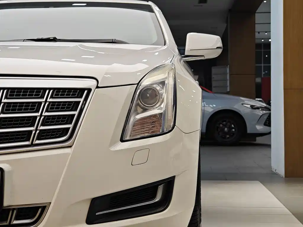 Cadillac XTS 2015 — фото 2