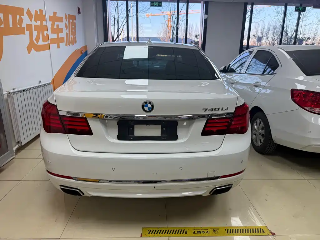 BMW 7 Series 2013 — фото 17