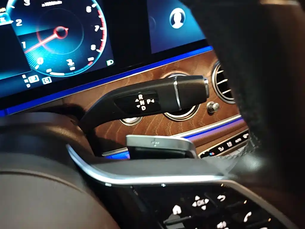 Mercedes-Benz E-Class 2023 — фото 14