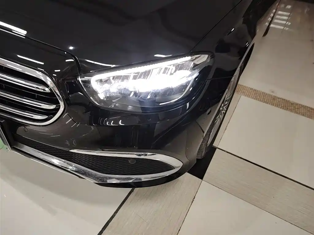 Mercedes-Benz E-Class 2023 — фото 24