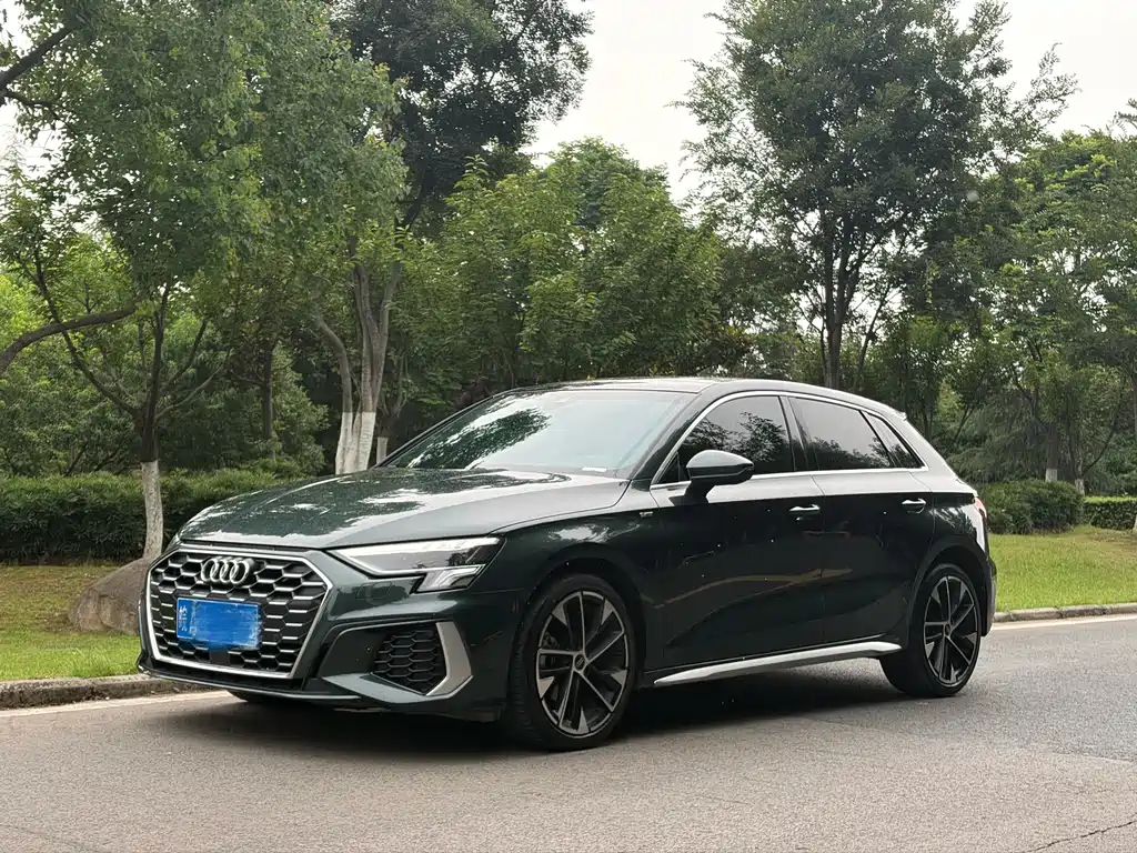 Audi A3 2023 — фото 1