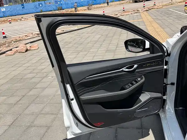 Geely Xingrui 2023