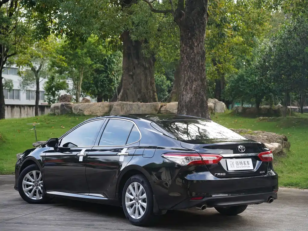 Toyota Camry 2020 — фото 6
