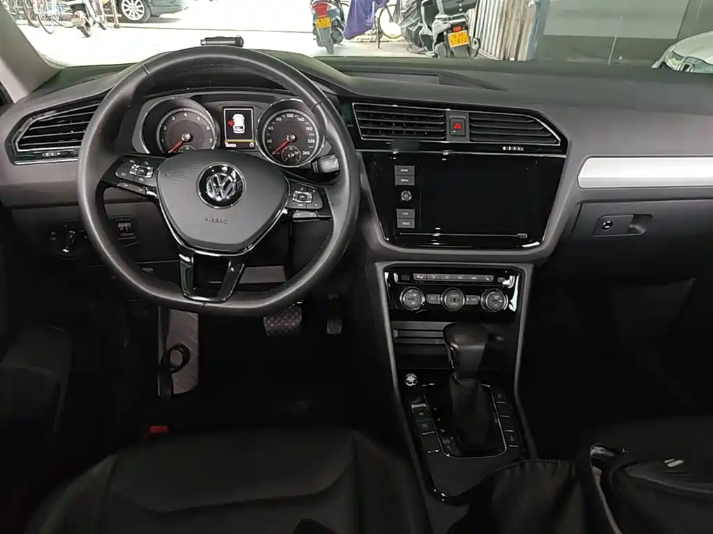 Volkswagen Tiguan L 2019 — фото 10
