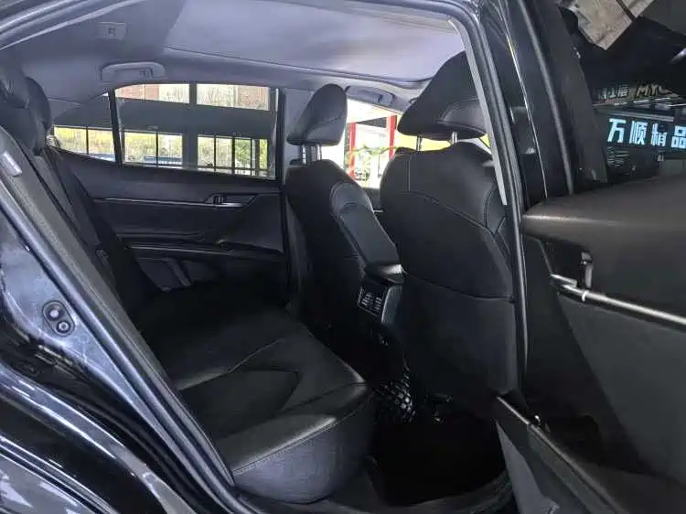 Toyota Camry 2022 — фото 12