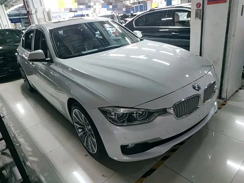 BMW 3 Series 2019 — фото 22