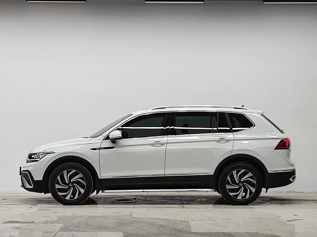 Volkswagen Tiguan L 2022 — фото 4