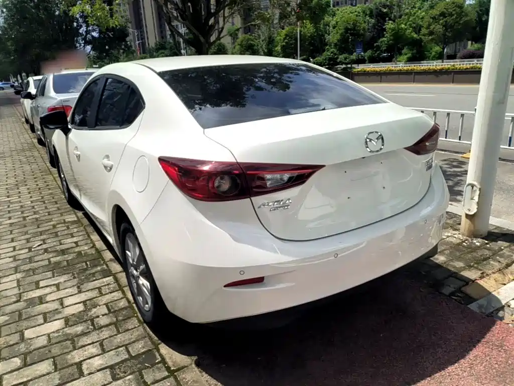 Mazda 3 Axela 2018 — фото 5