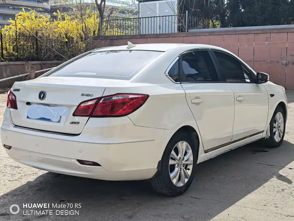 Changan Eado 2014 — фото 4
