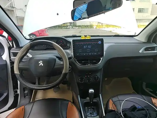 Peugeot 2008 2015