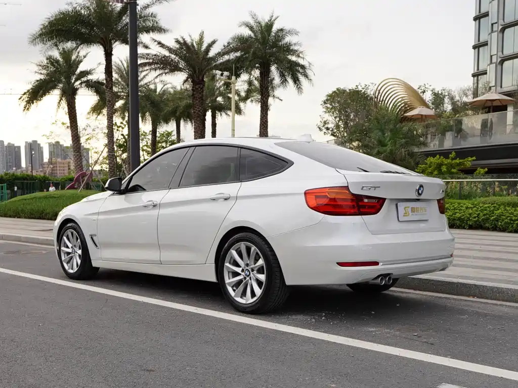 BMW 3 Series GT 2014 — фото 11