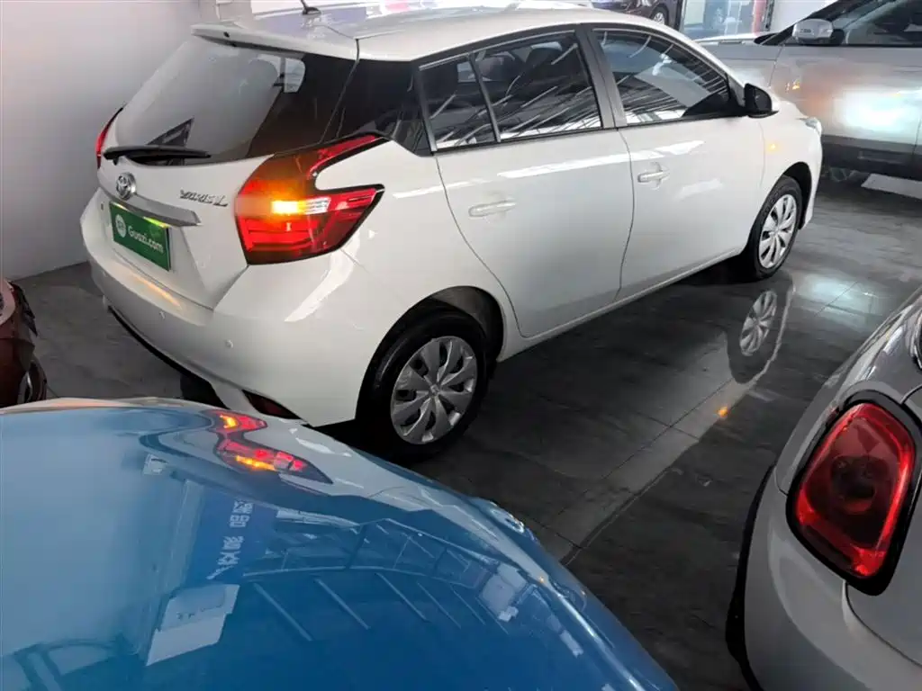 Toyota Yaris L 2021 — фото 7