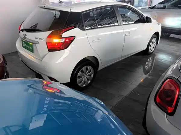 Toyota Yaris L 2021