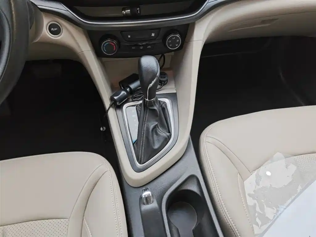 Buick Excelle 2017 — фото 14