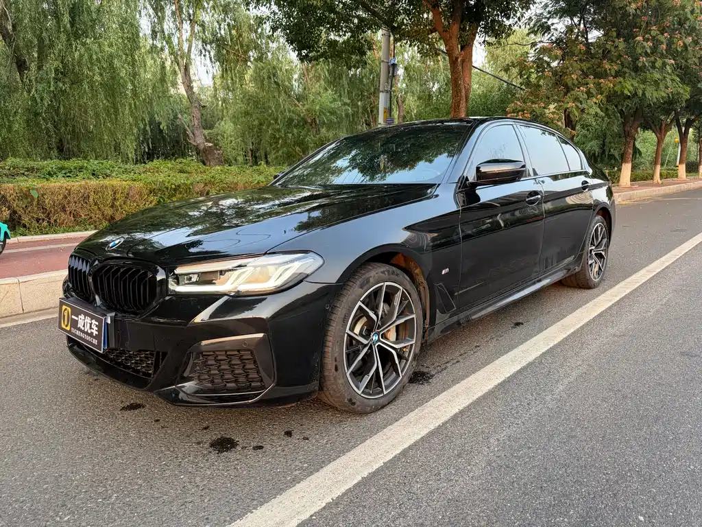 BMW 5 Series 2023 — фото 1