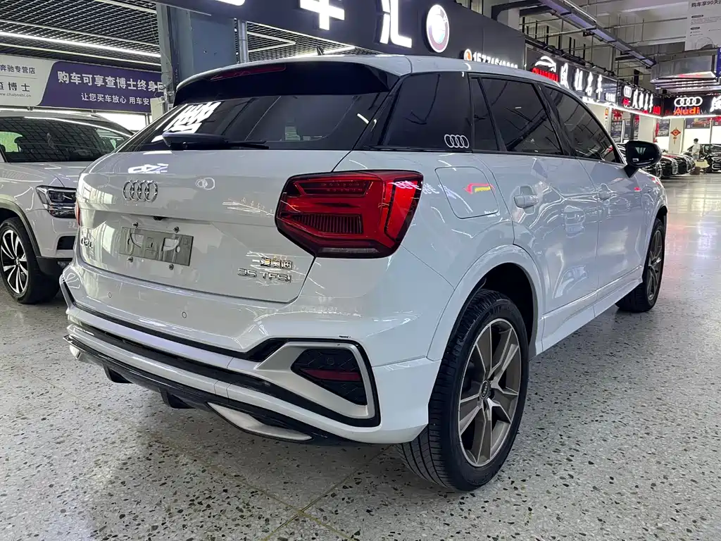 Audi Q2L 2022 — фото 6