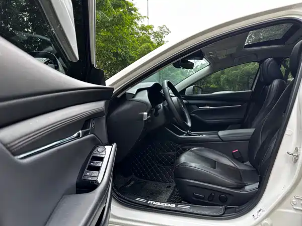 Mazda 3 Axela 2021