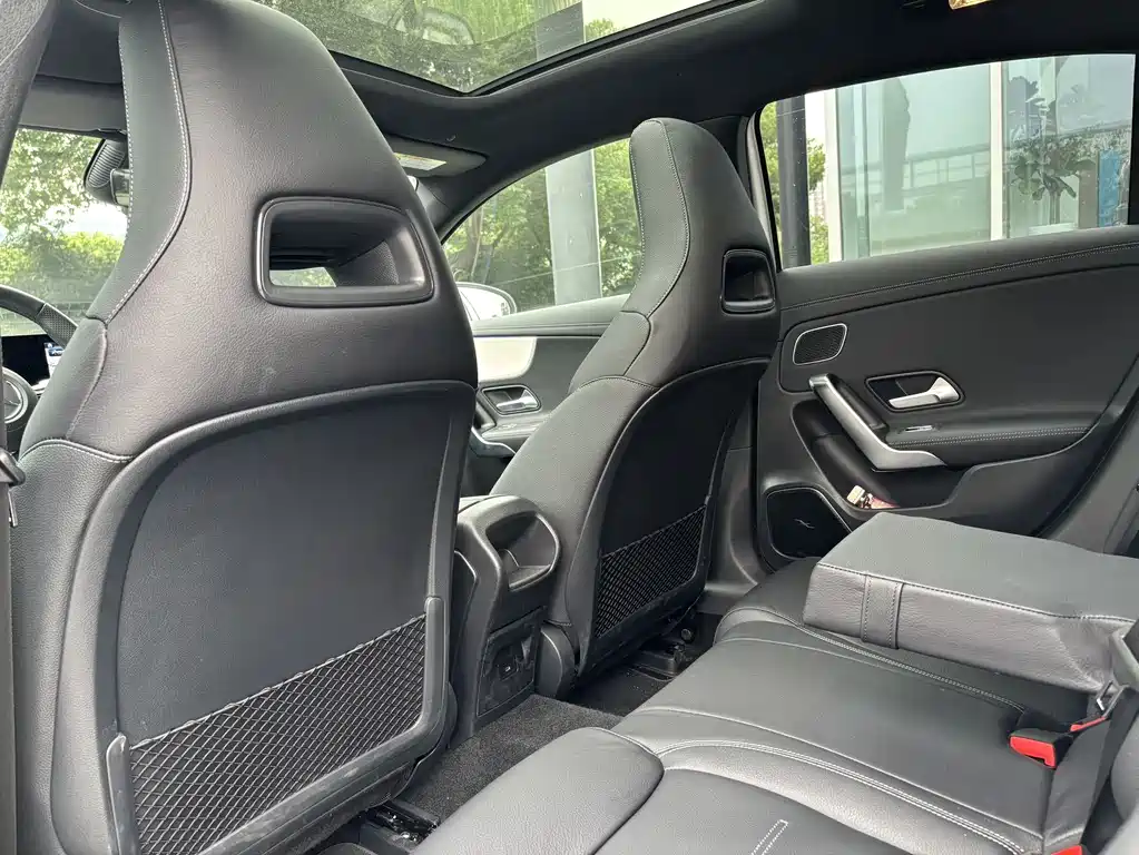 Mercedes-Benz A-Class AMG 2025 — фото 6