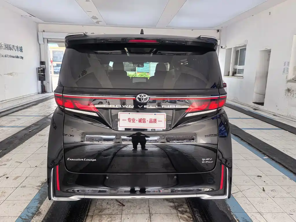 Toyota Vellfire 2024 — фото 9