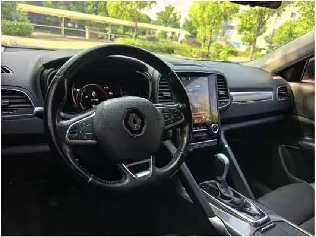 Renault Koleos 2017 — фото 9