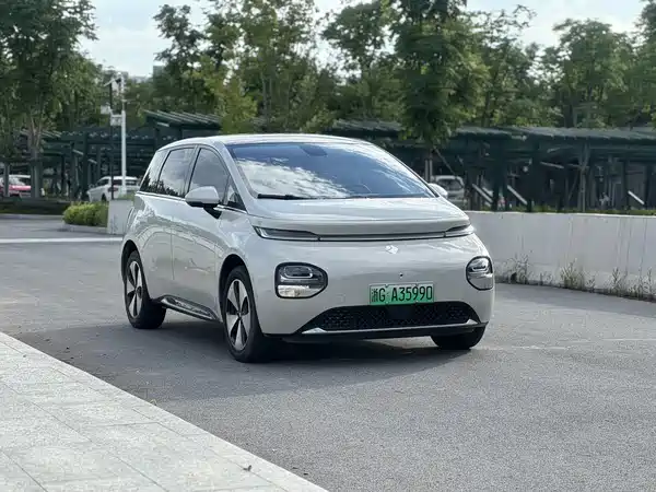 Baojun Yunduo 2023