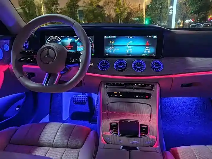 Mercedes-Benz E-Class 2023 — фото 17