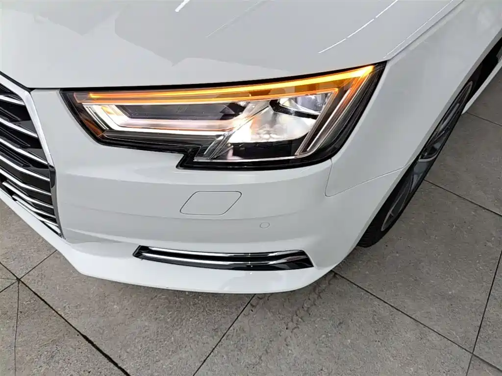 Audi A4L 2018 — фото 24
