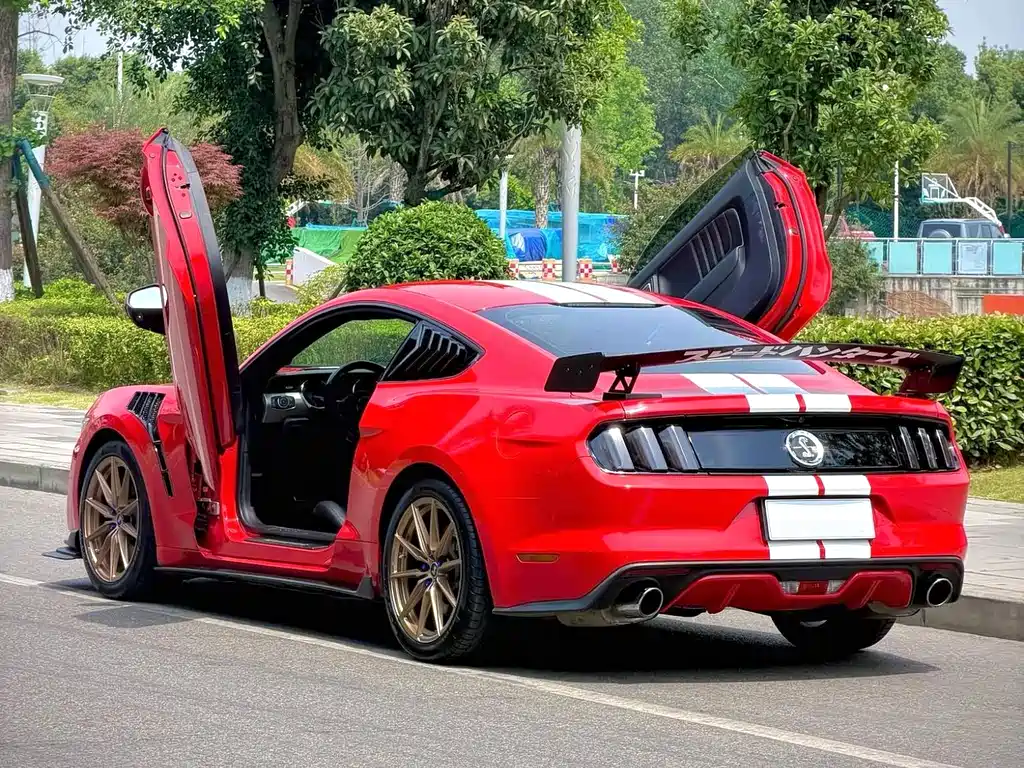Ford Mustang 2015 — фото 8