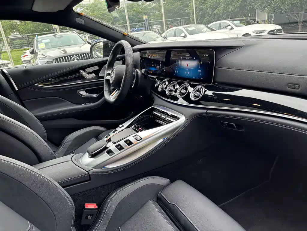 Mercedes-Benz AMG GT 2025 — фото 11