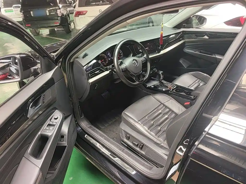 Volkswagen Passat 2019 — фото 16
