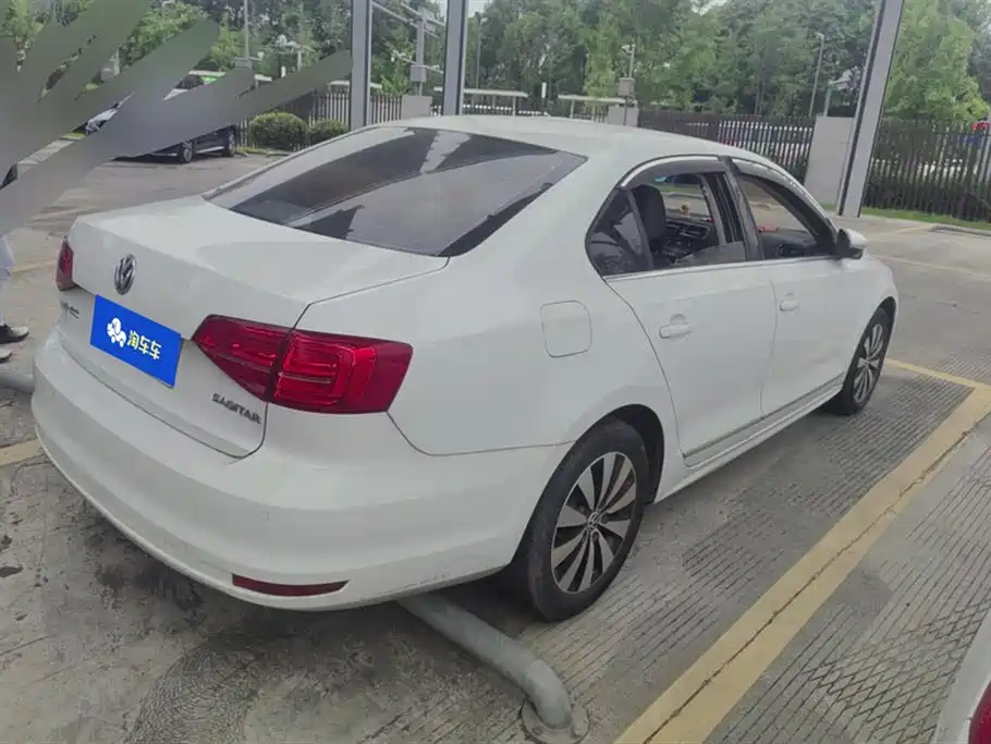 Volkswagen Sagitar 2017