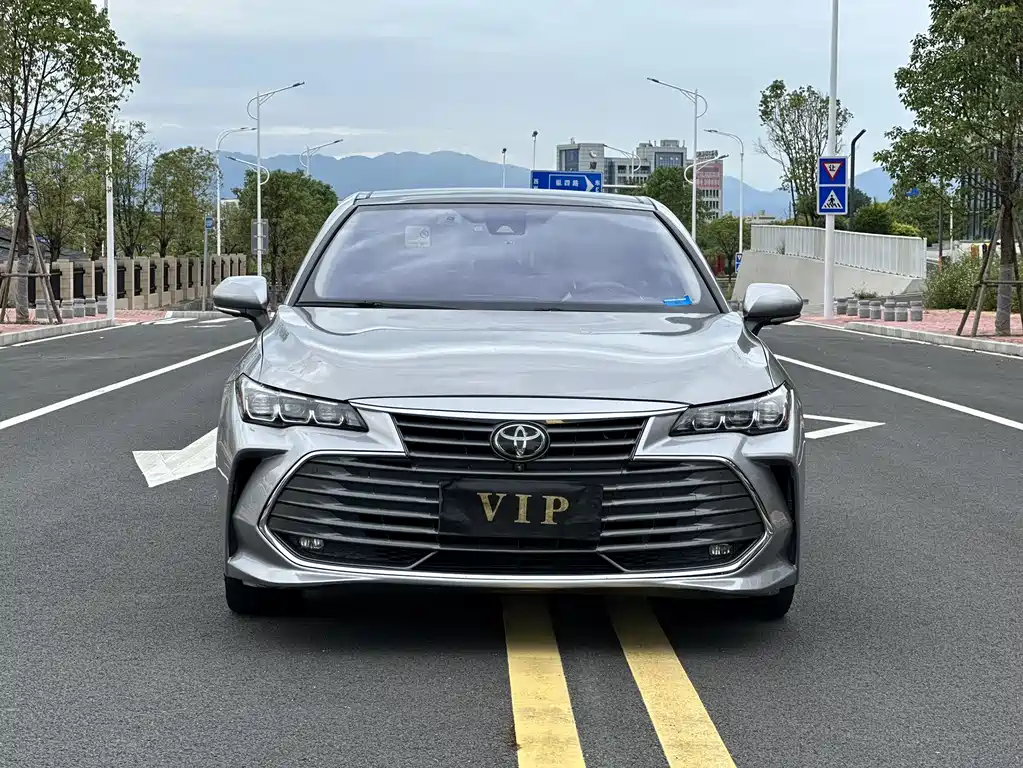 Toyota Avalon 2019 — фото 2