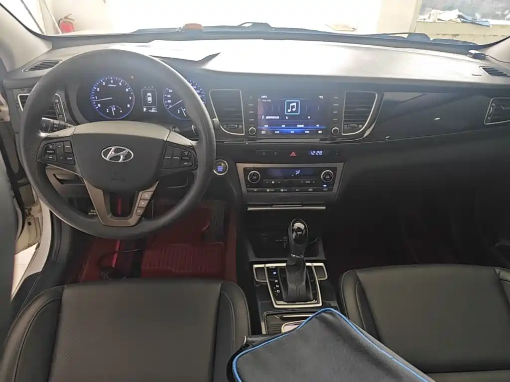 Hyundai Mistra 2015 — фото 6