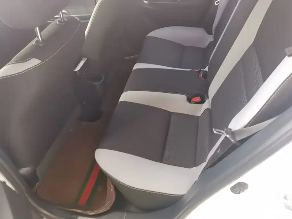 Toyota Yaris L 2021 — фото 17