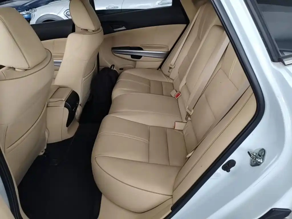 Honda Crosstour 2015 — фото 17
