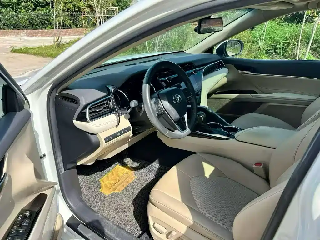 Toyota Camry 2021 — фото 4