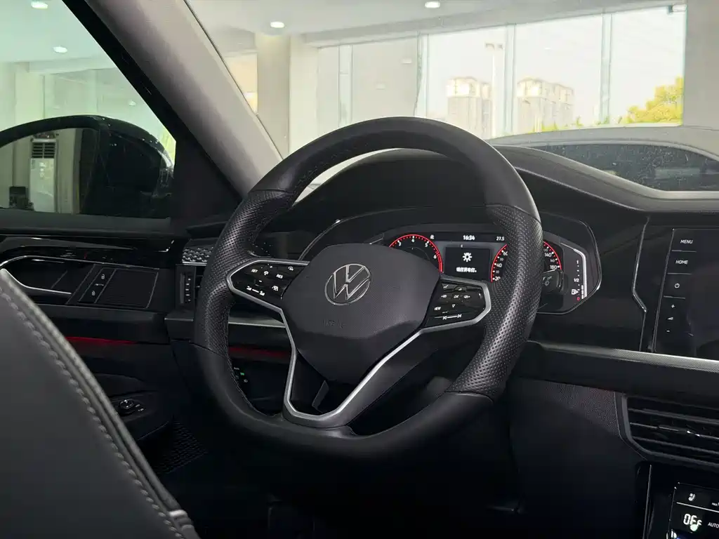Volkswagen Passat 2022 — фото 16