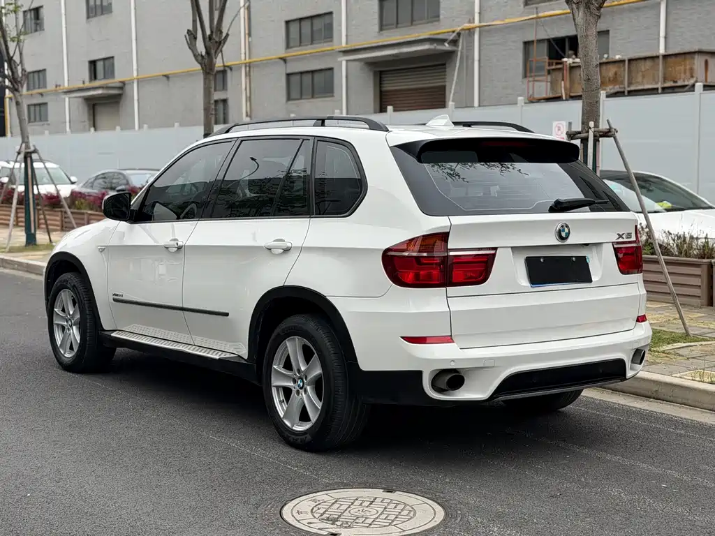BMW X5 2011 — фото 9