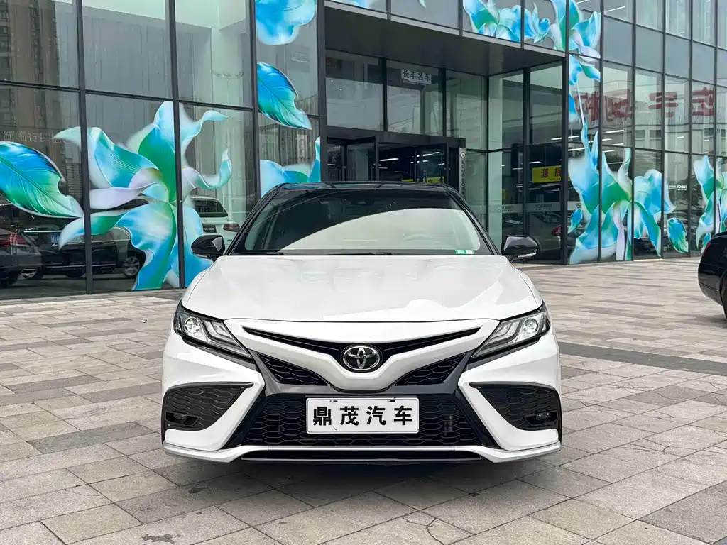Toyota Camry 2021 — фото 3