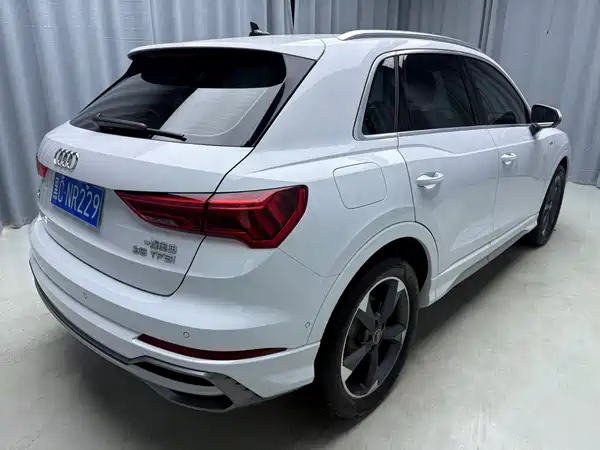 Audi Q3 2023