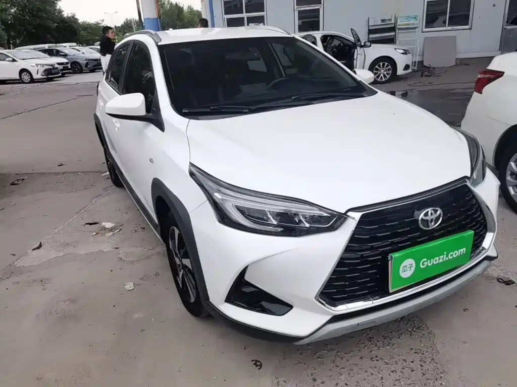 Toyota Yaris L 2021 — фото 4