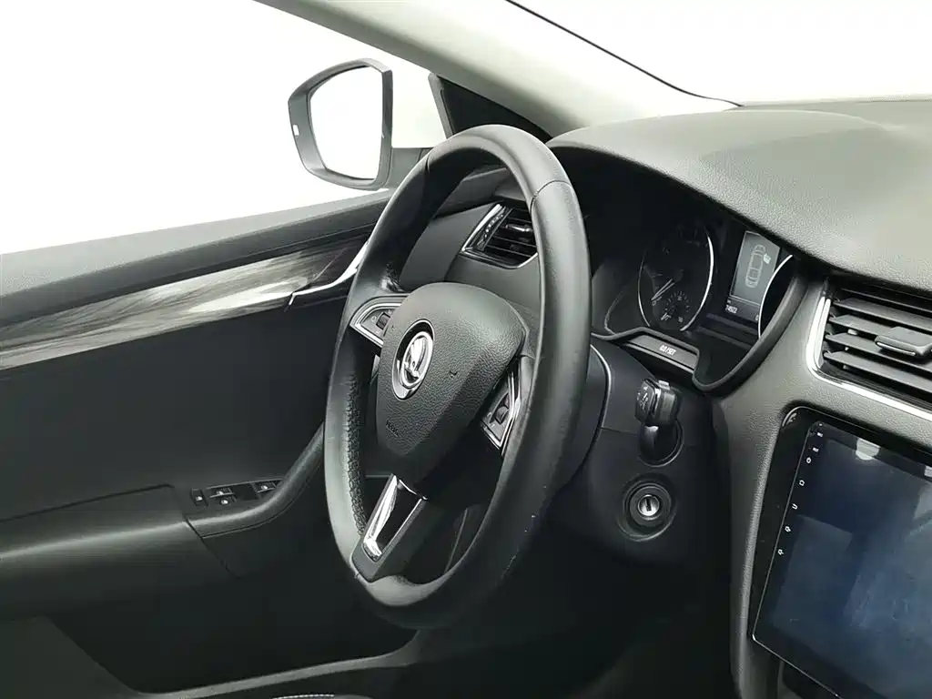 Skoda Octavia 2017 — фото 22