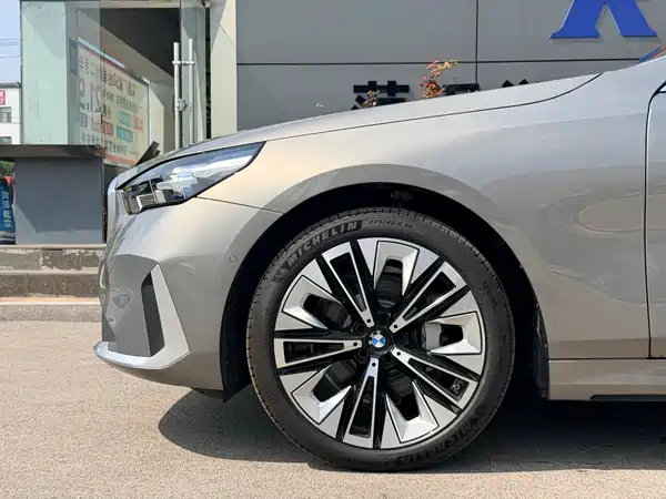 BMW 5 Series 2024