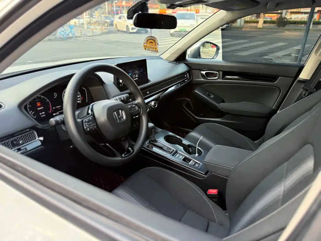 Honda Civic 2023 — фото 17