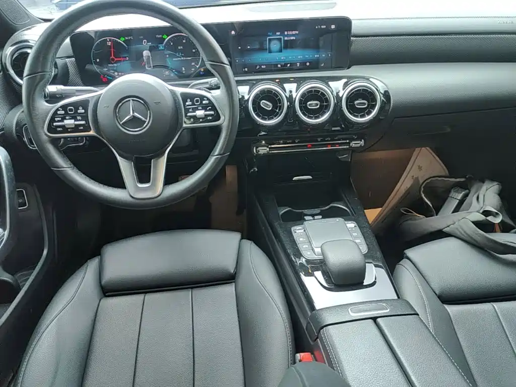 Mercedes-Benz A-Class 2021 — фото 10
